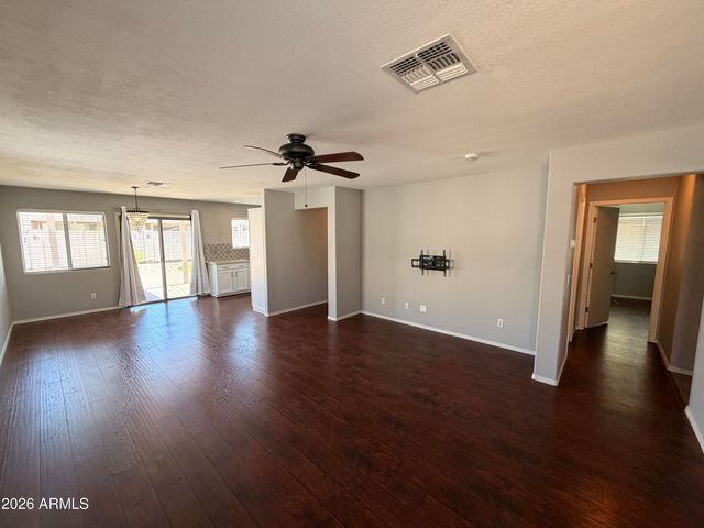 17520 W WATSON Lane, Surprise, AZ 85388