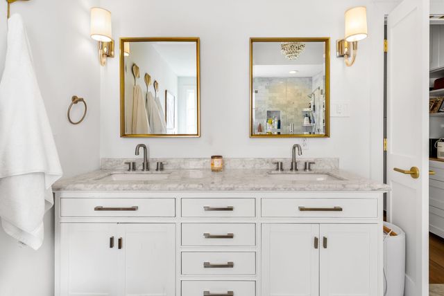 1937 Rue de Saint Tropez 10, Austin, TX 78746