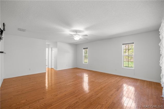 10 Patricia Road, Yankeetown, FL 34498