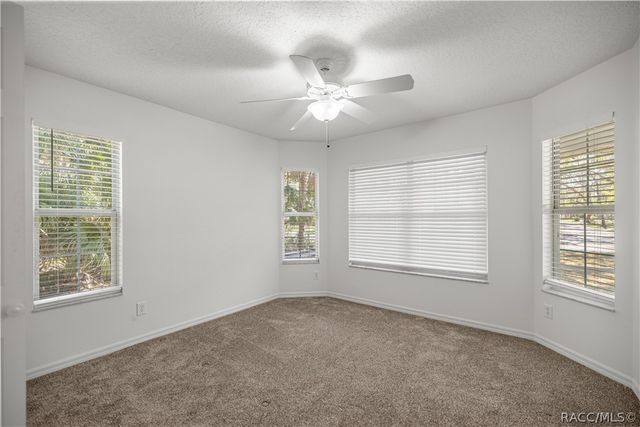 10 Patricia Road, Yankeetown, FL 34498