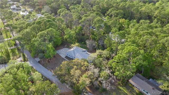 10 Patricia Road, Yankeetown, FL 34498