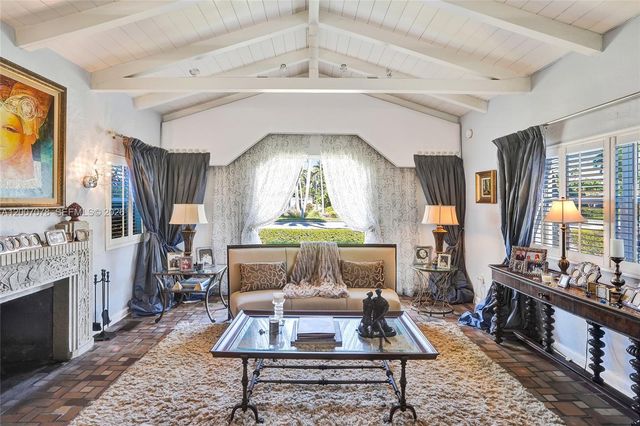 940 Hollywood Blvd, Hollywood, FL 33019