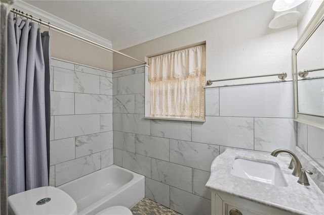 8606 Guinevere Street, Houston, TX 77029