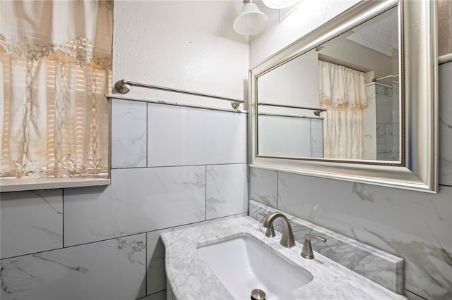 8606 Guinevere Street, Houston, TX 77029