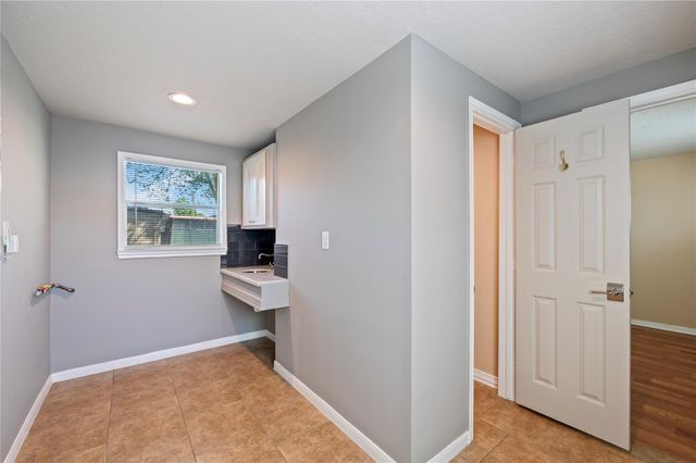 8606 Guinevere Street, Houston, TX 77029