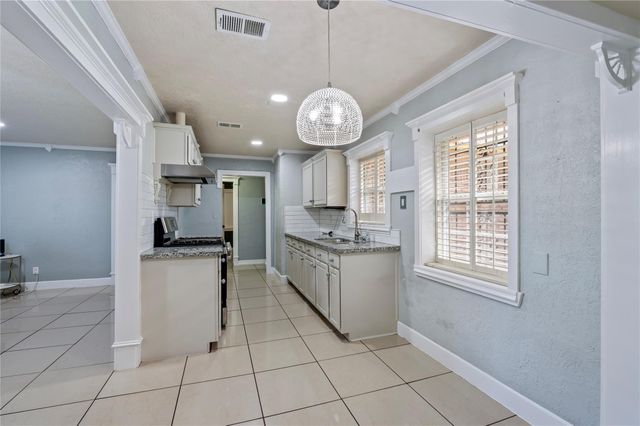 8606 Guinevere Street, Houston, TX 77029