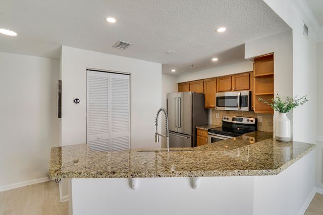 155 Galicia Way 204, Jupiter, FL 33458