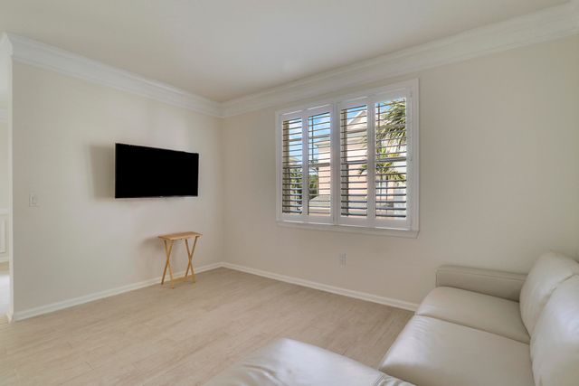 155 Galicia Way 204, Jupiter, FL 33458