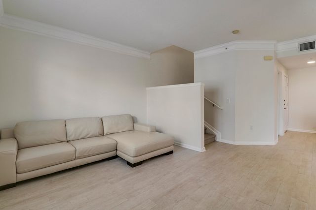 155 Galicia Way 204, Jupiter, FL 33458