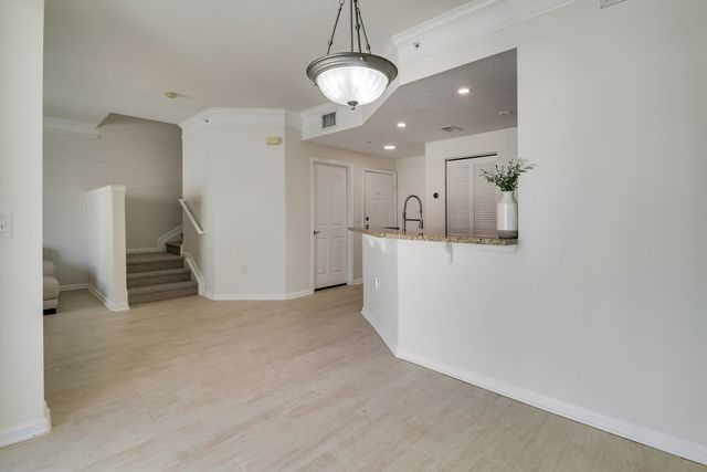155 Galicia Way 204, Jupiter, FL 33458
