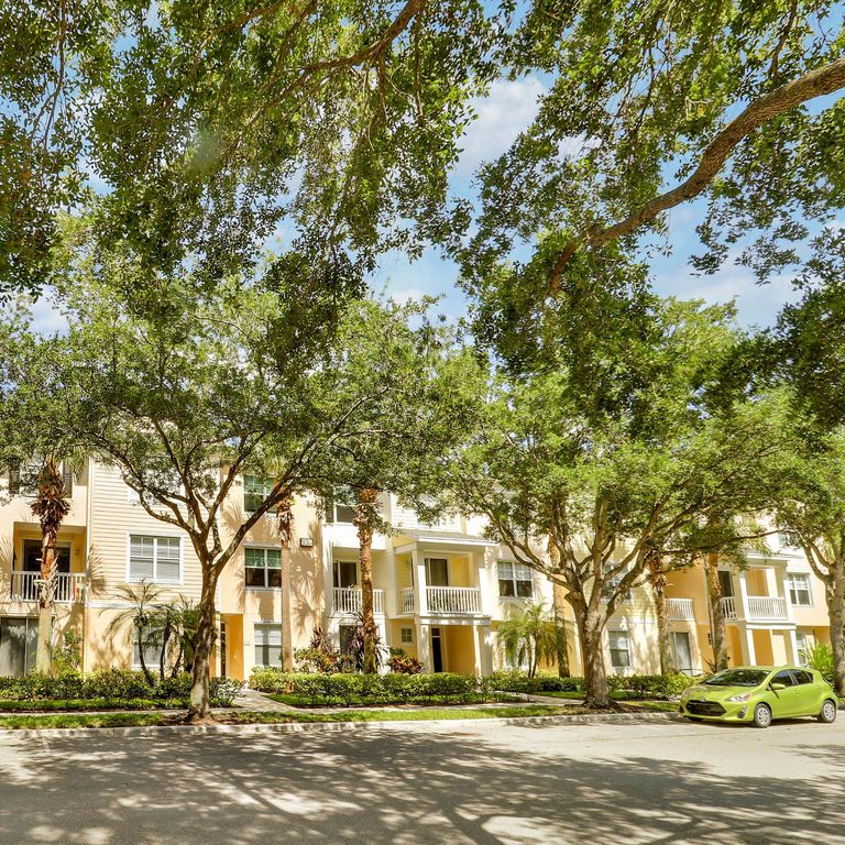 155 Galicia Way 204, Jupiter, FL 33458