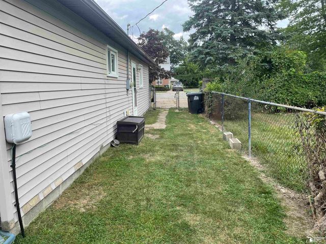 16956 Jackson Street, Taylor, MI 48180