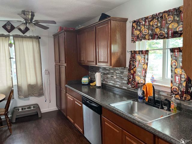 16956 Jackson Street, Taylor, MI 48180
