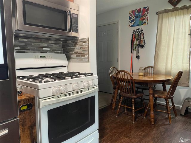 16956 Jackson Street, Taylor, MI 48180