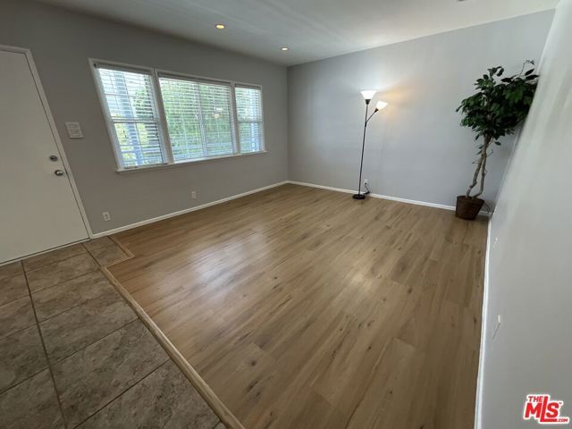 10814 Blix Street, North Hollywood (los Angeles), CA 91602