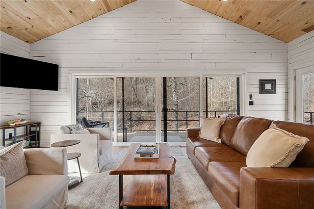 256 Private Road 6152, Pettigrew, AR 72752