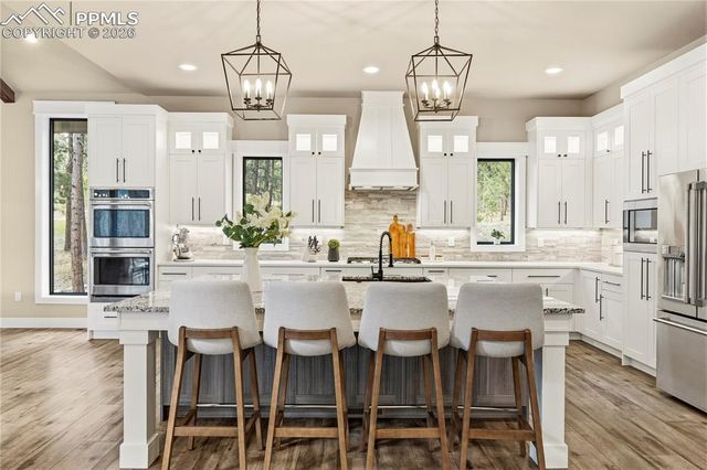 950 Tiner Trail, Monument, CO 80132