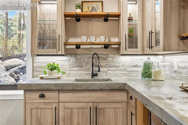 950 Tiner Trail, Monument, CO 80132