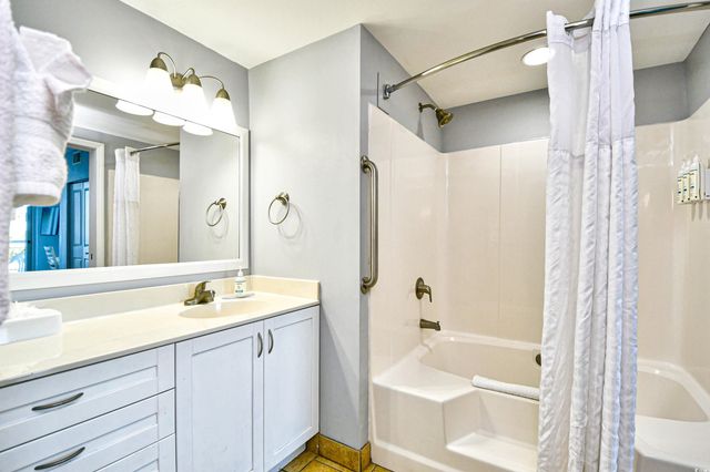 2100 Sea Mountain Hwy Unit 206, North Myrtle Beach, SC 29582