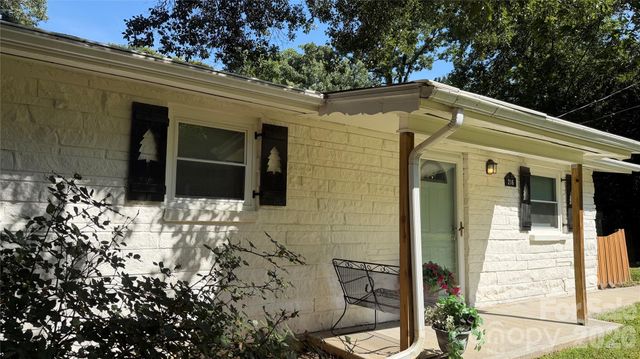 216 Auten Circle, Mount Holly, NC 28120