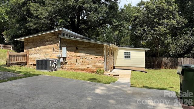 216 Auten Circle, Mount Holly, NC 28120