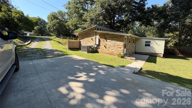216 Auten Circle, Mount Holly, NC 28120