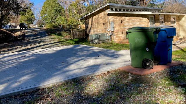 216 Auten Circle, Mount Holly, NC 28120