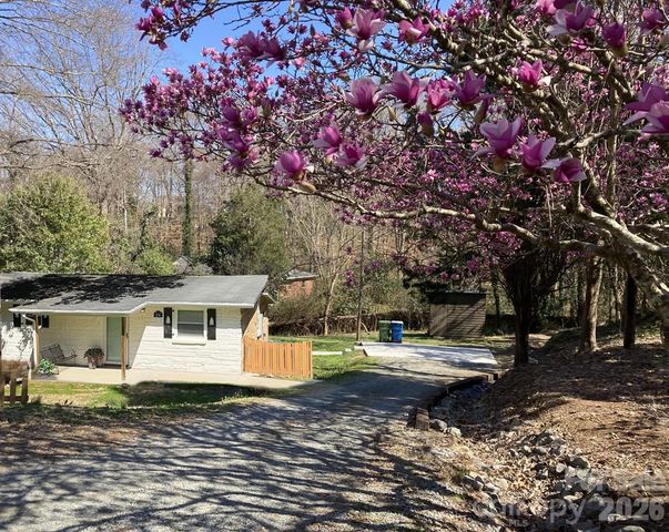 216 Auten Circle, Mount Holly, NC 28120