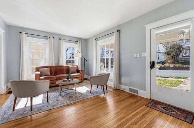 224 N CHURCH ST, Woodstock, VA 22664