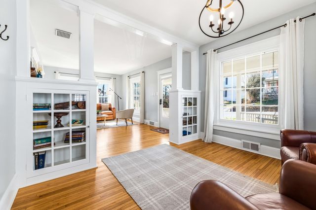 224 N CHURCH ST, Woodstock, VA 22664