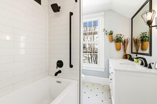 224 N CHURCH ST, Woodstock, VA 22664