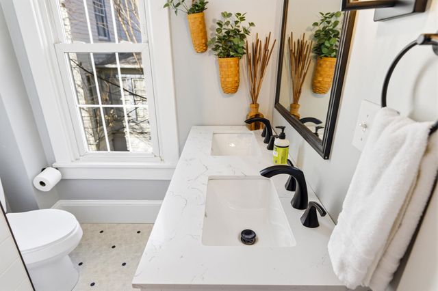 224 N CHURCH ST, Woodstock, VA 22664