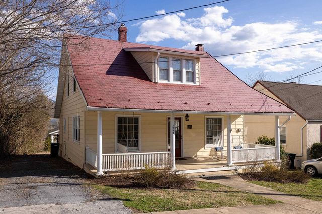 224 N CHURCH ST, Woodstock, VA 22664