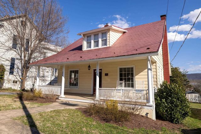 224 N CHURCH ST, Woodstock, VA 22664