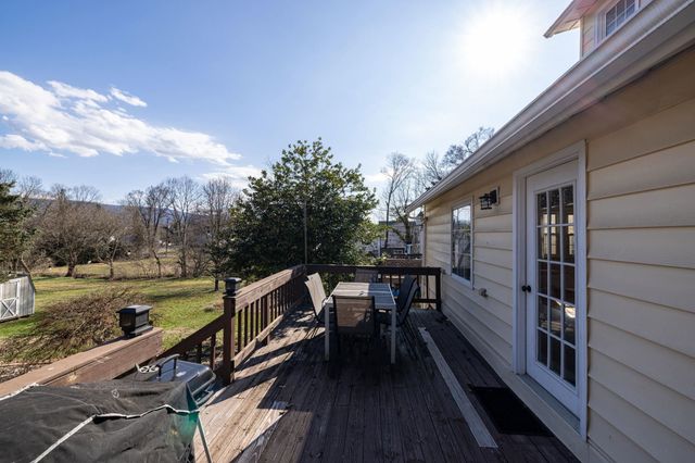 224 N CHURCH ST, Woodstock, VA 22664