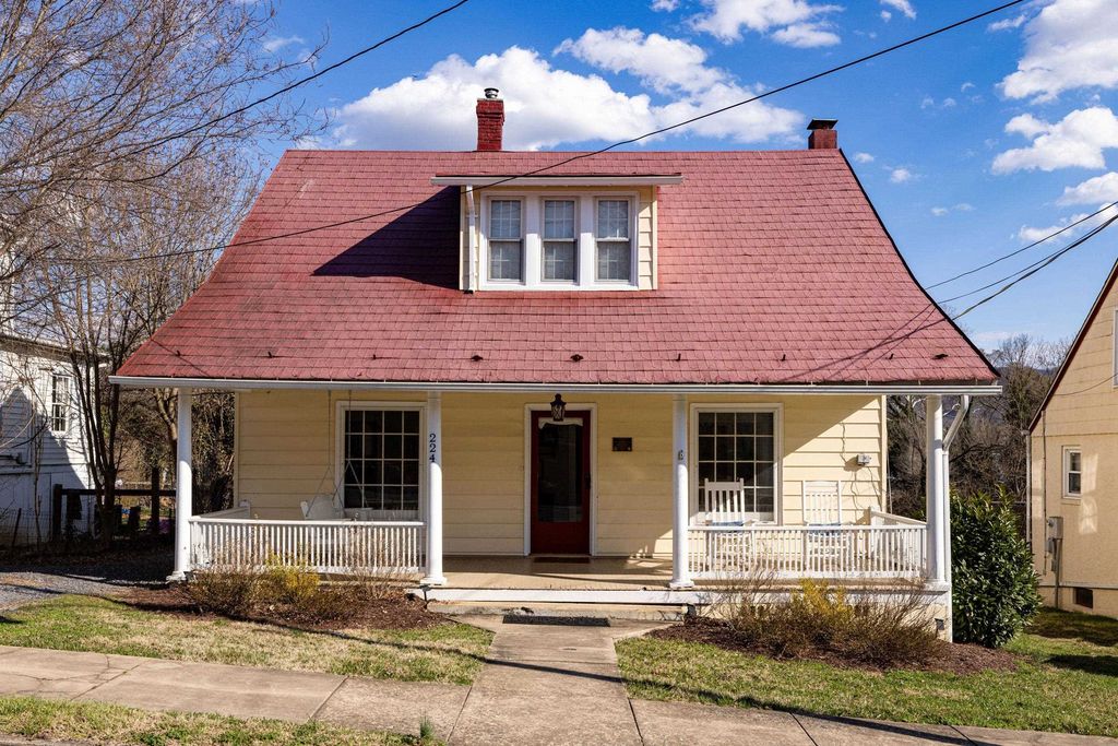 224 N CHURCH ST, Woodstock, VA 22664