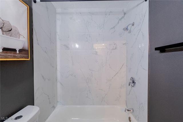 2441 Malden Road, Cleveland, OH 44121