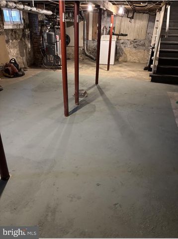 302 MONMOUTH ST, Gloucester City, NJ 08030