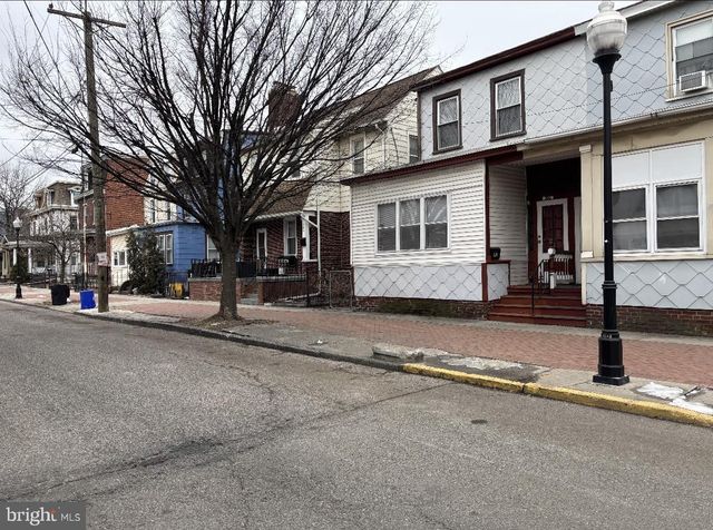 302 MONMOUTH ST, Gloucester City, NJ 08030