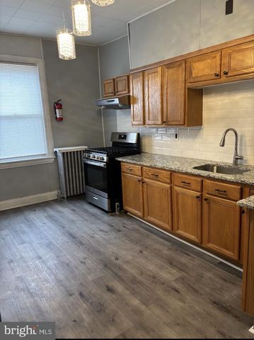 302 MONMOUTH ST, Gloucester City, NJ 08030