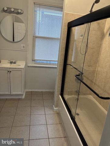 302 MONMOUTH ST, Gloucester City, NJ 08030