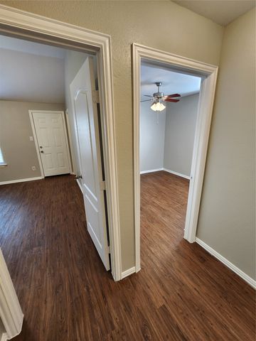 209 Deborah Lane, Crowley, TX 76036