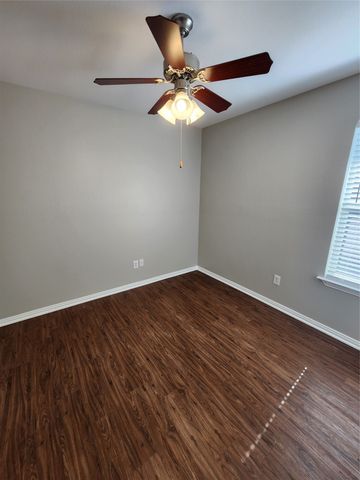 209 Deborah Lane, Crowley, TX 76036