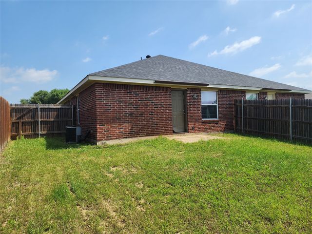 209 Deborah Lane, Crowley, TX 76036