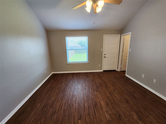 209 Deborah Lane, Crowley, TX 76036