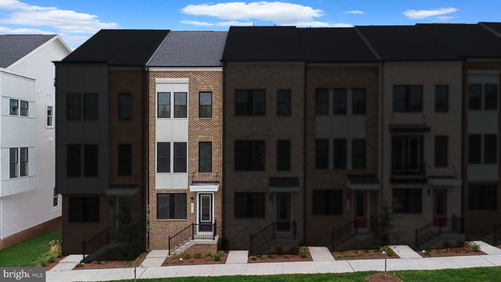 2676 RIVER BIRCH RD, Herndon, VA 20171