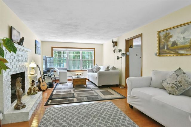 6 Ferris Drive, Coventry, RI 02816