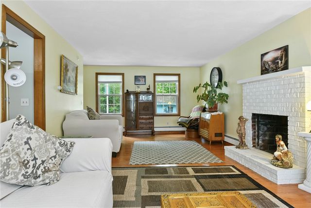 6 Ferris Drive, Coventry, RI 02816