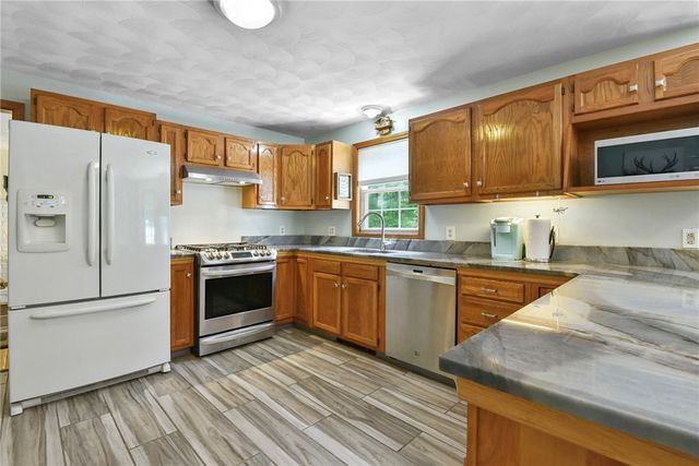 6 Ferris Drive, Coventry, RI 02816