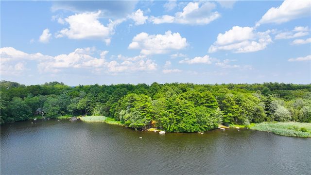 6 Ferris Drive, Coventry, RI 02816